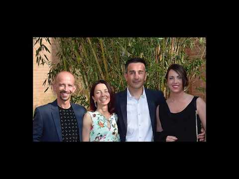 Lallargamento del pene potenza Vista di una donna ha presentato un membro