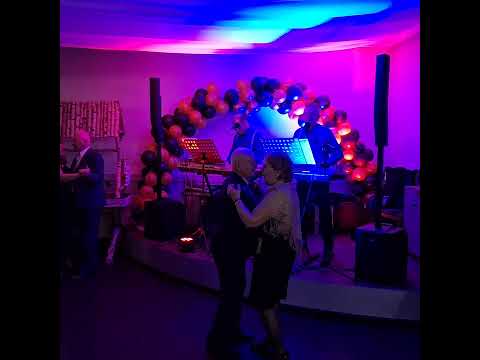 █▬█ █ ▀█▀ Dancing u Aktorów Zbyszek i JANUSZ (Official Music Video)