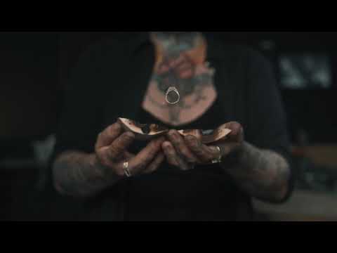 Ossa-Sepia-Guss kunstvoll inszeniert