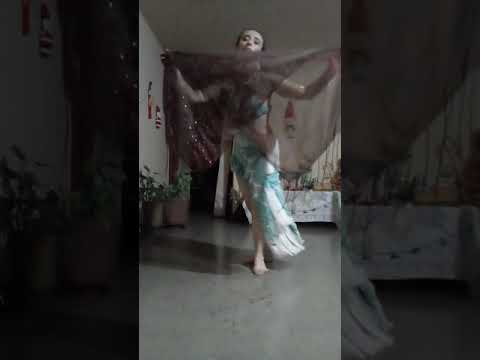 Danza con Velo...o bueno eso parece😅😅.