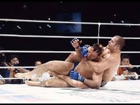 Fedor Emelianenko vs Heath Herring - Nasty Head Kick!