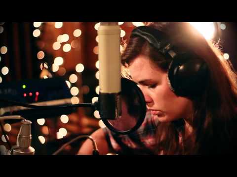 Tiny Ruins - Bird in the Thyme (In Session)