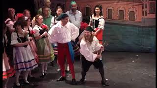 DANIEL KRAVETZ CONDUCTS GILBERT &amp; SULLIVAN: THE GONDOLIERS Opening Scene