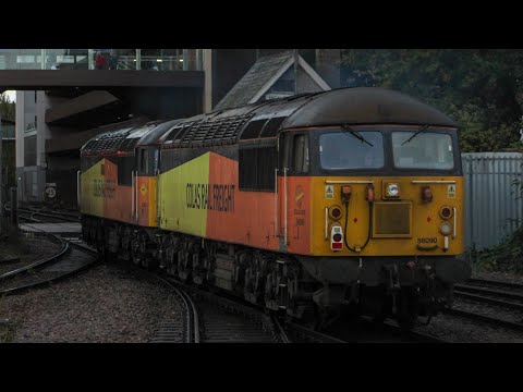 Colas 56302 & 56090 power up passed Lincoln (10/10/20)