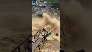 Download lagu Detik-Detik Menegangkan Jembatan Hampir Roboh Saat Banjir Mengamuk!#viral #viralvideo #video #banjir mp3