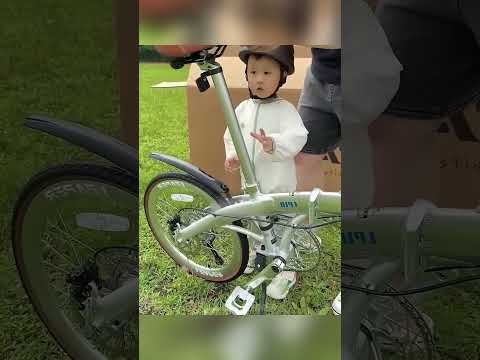 **اشترى له دراجة ضخمة... لكن السبب الحقيقي فاجأ الجميع!**