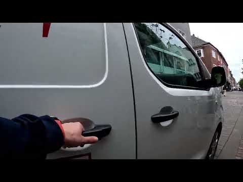 Stadttaube in Bocholt mit massiv verschnürten Füßen