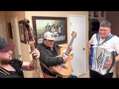 Tu nuevo carinito- Javieron Beltran ft. Abel Beltran y su Armada