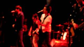 Runner Runner - Papercuts