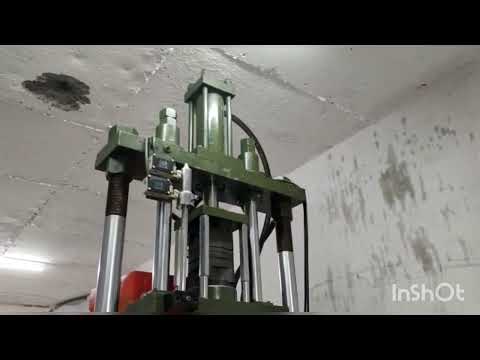 Hydraulic Moulding Machine