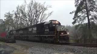 preview picture of video 'NS 056 WECX 800 Schnabel Railcar in Waynesboro, GA 3/22/15'