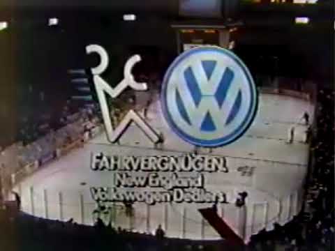 Bruins on WSBK intro & sponsors 1990