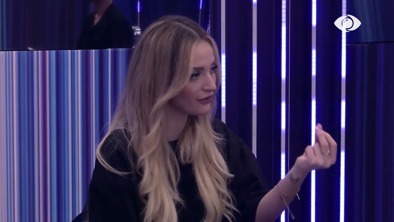 Edhe te loja e pyetjeve…/ Selin flet për raportin e saj me Malin.