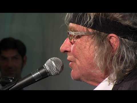 Die Blume aus dem Gemeindebau by Schiffkowitz