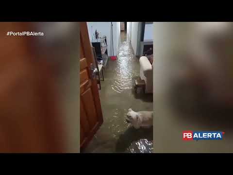 Chuvas intensas causam alagamentos e prejuízos em bairros de Sousa durante a Sexta-feira da Paixão, veja vídeo 