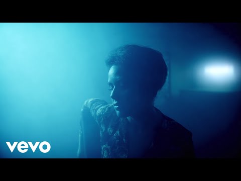 Bri Smilez - Doves and Crows (Official Video) Original