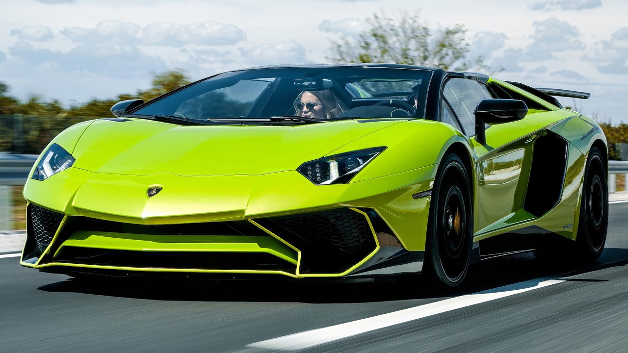 1 Hour | Lamborghini Aventador SV TV Background ASMR