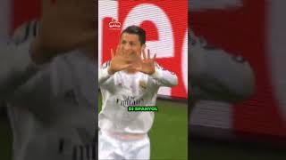 Download lagu Mengapa nomor 7 milik Ronaldo TIDAK PERNAH dipensiunkan di Real Madrid? 👕7️⃣ #ronaldo mp3