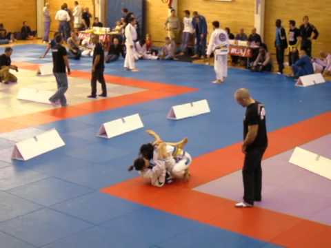 Kat Gibson - English BJJ Open 2011 (Fight 1)