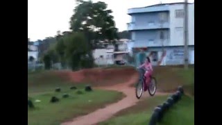 preview picture of video 'Pista de Bicicross 2008'