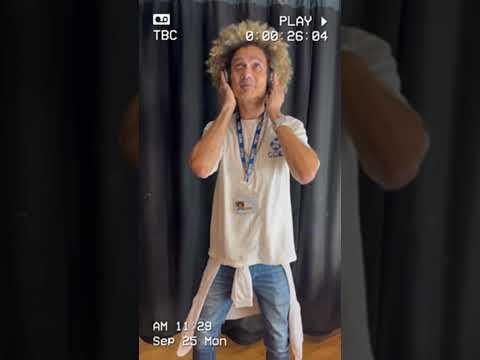 Mostrei "Mó Negoção" pro meus fãs na Europa e essa foi a reação deles 🔥 É amanhã, ein!!