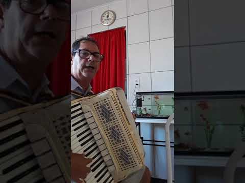 Defumando ausências por Valdeci Coimbra