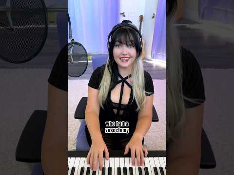 It’s time for Christmas puns #funnymusic #funnyjokes #comedysong #singingpuns #jokes #puns