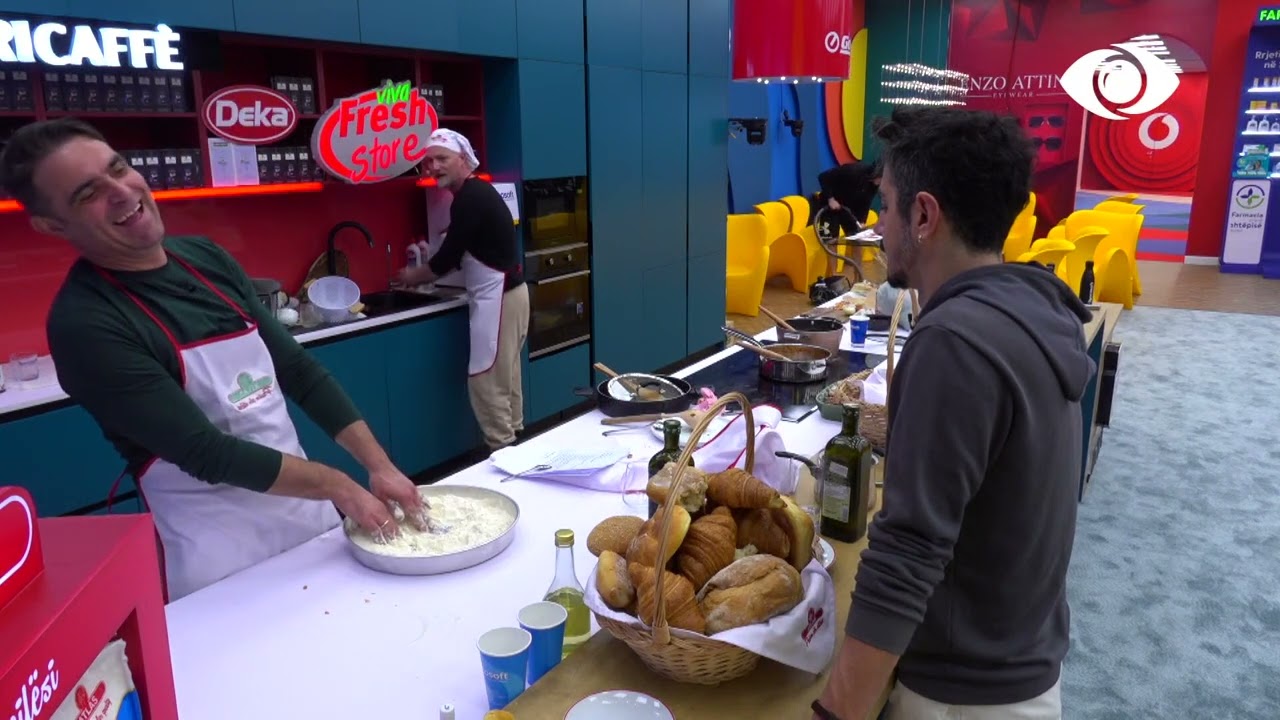 Vijon prova për djemtë, ata përgatisin brumin e byrekut