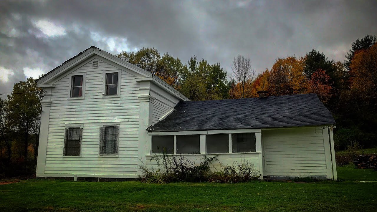 OVERNIGHT IN THE HAUNTED HINSDALE HOUSE! (REAL PARANORMAL ACTIVITY)