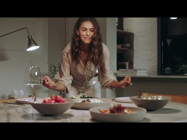 Vídeo relacionado con Villeroy & Boch 10-1616-5813 NewWave Stars Asa Elegante Taza con Motivo de Aries, Porcelana, Apta para lavavajillas, Blanco/Azul, 300 ml
