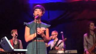 PHOX &quot;Laura (Oh, Girl)&quot;