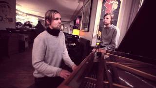 Live Jay Jay Johanson avec le titre "Far Away"