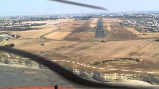 preview picture of video 'Liam and Michelle Sandie landing at La Rochelle (LFBH) in G-ROLY on 04/09/2012'