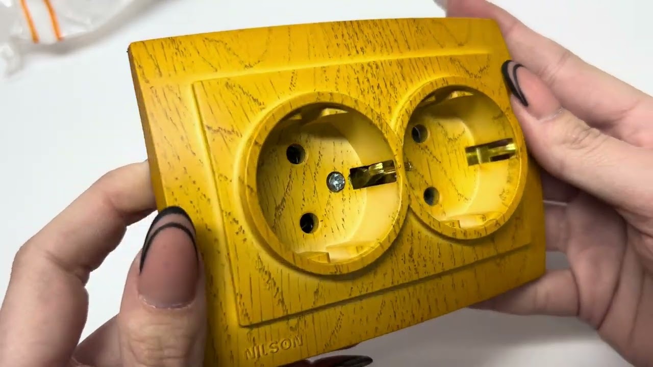 Розетка двойная с/з NILSON Touran дуб 24251025