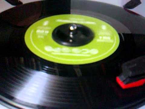 Parvez & Vibronics - Some Of The Youths - Scoops Vinyl 7 Inches.mp4