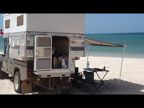 Wohnkabine Four Wheel Campers Grizzly (2014) mit Umbau für Land Rover 130 CC Defender Pickup.