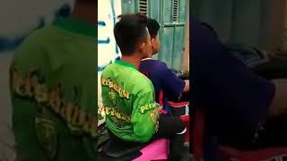 Download lagu VIRAL!!! AREMA!! SWEEPING BONEK TAK PANDANG BULU mp3