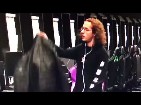 I AM THE WHITE 2SAINT