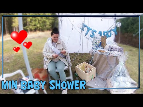 Blir överraskad med en baby shower!!