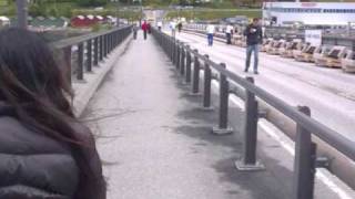 preview picture of video 'the worlds longest sofa 2009 Norway Sykkylven 890,20 Meters'