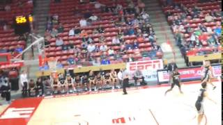 Jordan gets down court for 2