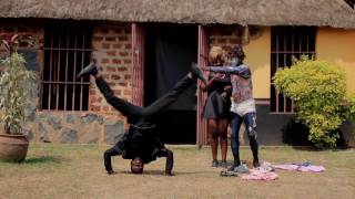 MC KING KONG OF UGANDA  DANCING QUI EST CE QUI SE PASSE OF FAFADI OF SENEGAL ,HD