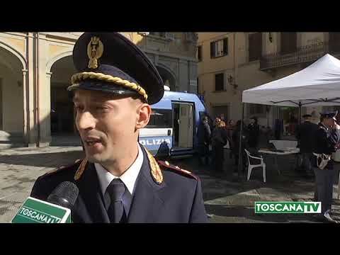 2020-02-14 PRATO - CAMPER DELLA POLIZIA IN PIAZZA CONTRO IL FEMMINICIDIO