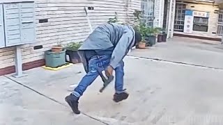 [問卦] 有沒有警察叫嫌犯丟掉槍卻在玩拋接