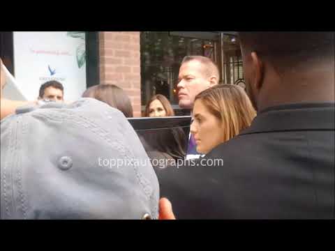 download lagu mp3 mp4 Dakota Johnson Autograph, download lagu Dakota Johnson Autograph gratis, unduh video klip Dakota Johnson Autograph