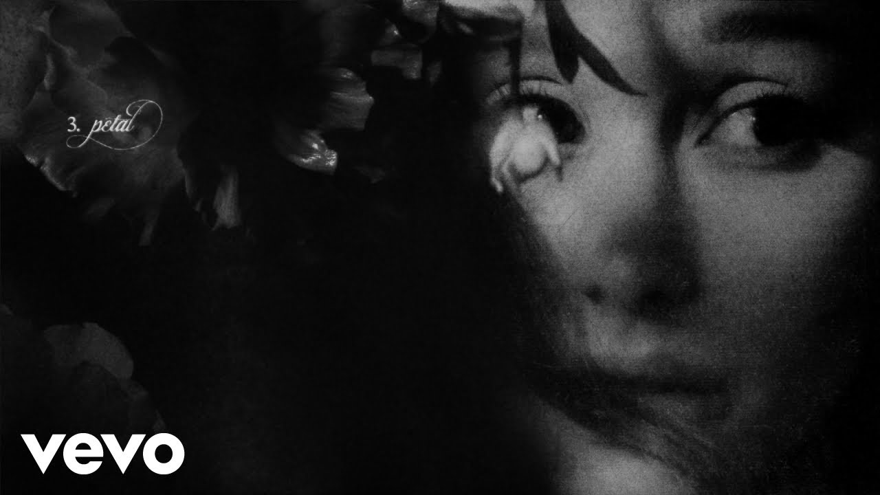 Ariana Grande - petal (official visualizer) - YouTube