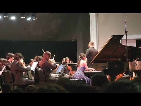Piano Concerto No. 1 in E minor (1. Allegro Maestoso) - Frédéric Chopin - Lucie Kim