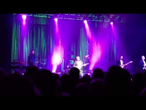 Level 42 live in Cliffs Pavilion