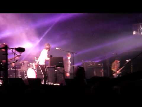 Kasabian - Sergio Lorenzo Pizzorno dancing, Positivus Latvia 18.07.2015