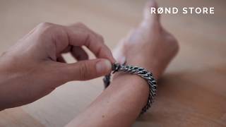 How to easily put on a bracelet by yourself